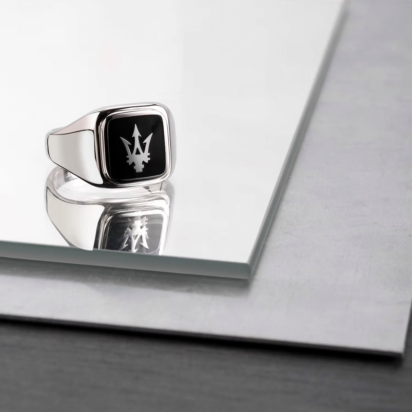 Automotive-inspired Maserati black enamel ring – men’s fashion jewellery