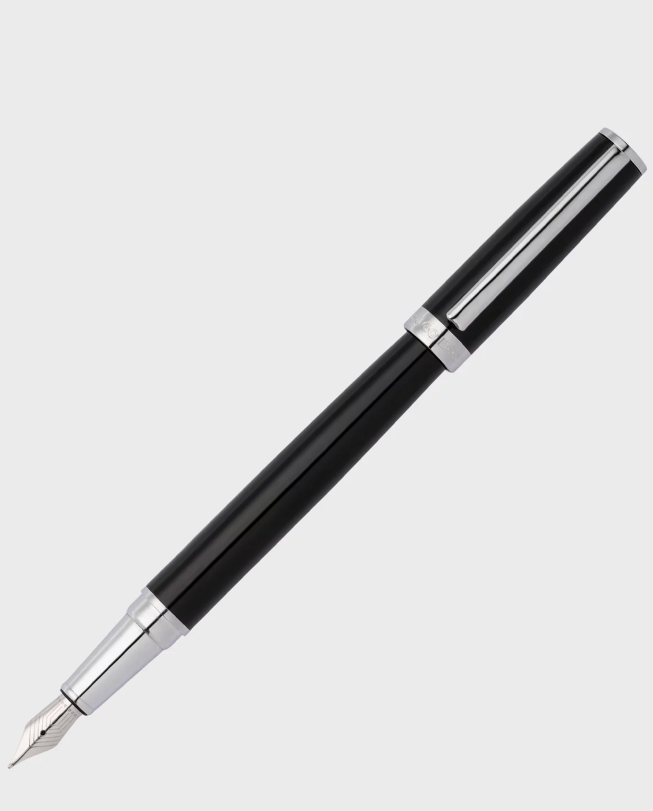 Glossy-black lacquer fountain pen with logo ring