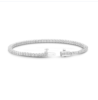 Side view of F/VS quality diamond bracelet on clasp