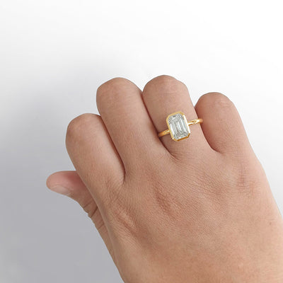 x18ct Yellow Gold Emerald-Cut Lab-Grown Diamond Solitaire Ring