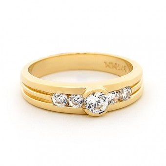 White Round Diamond Ring in 9ct Yellow Gold